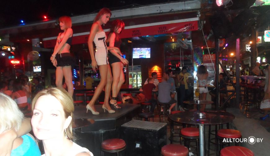 "красотки"- трансвиститы - обычное явление в курортной зоне