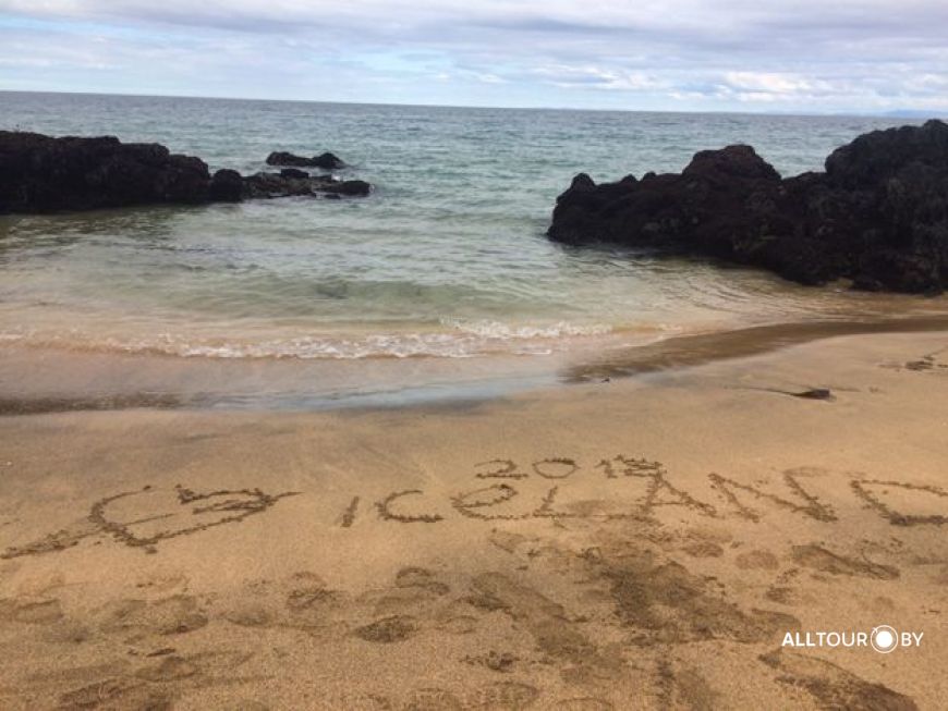 Пляж с желтым песком. Фото: Александр Полойко.